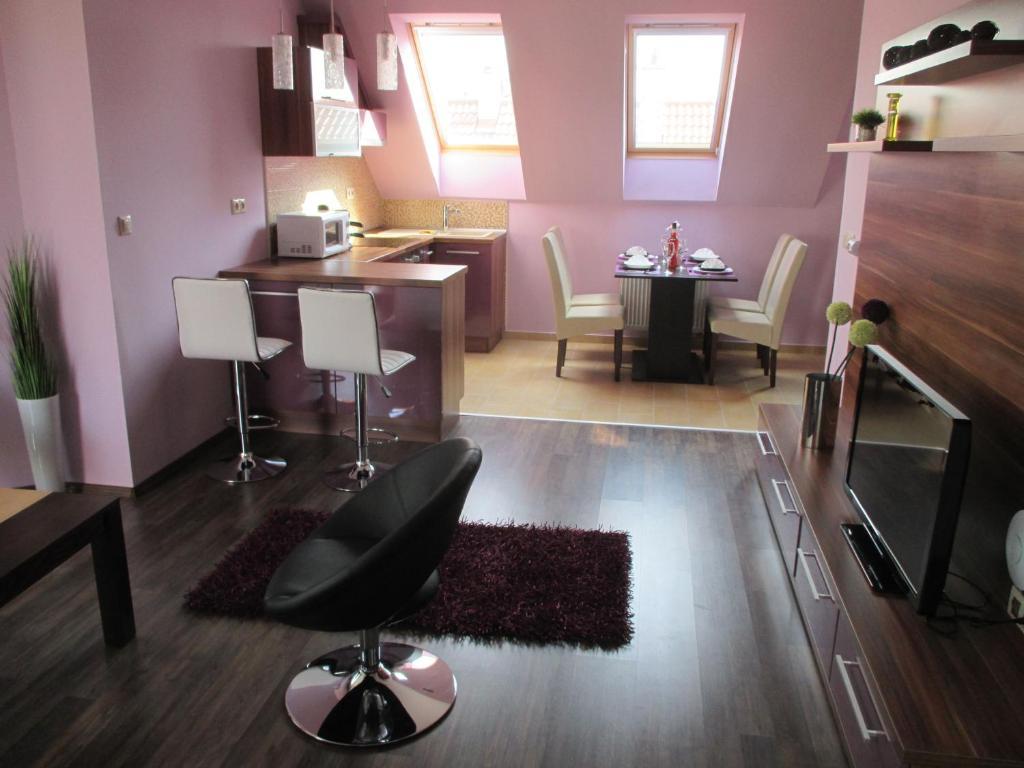 Alpha Apartman Sarvar Ngoại thất bức ảnh