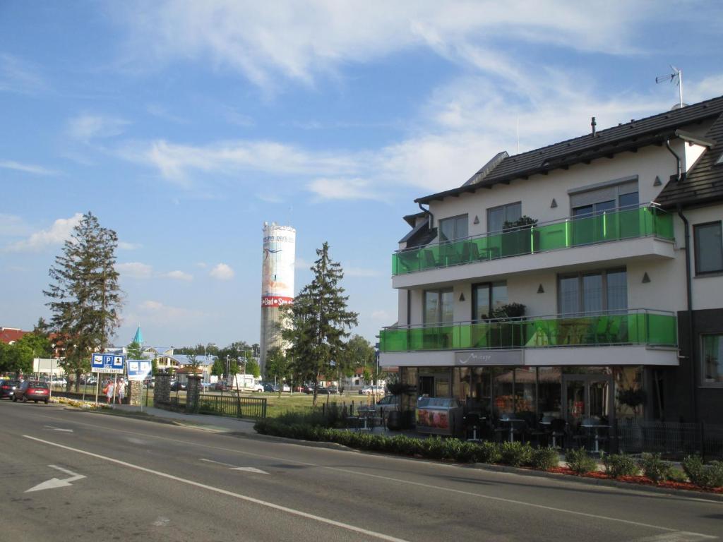 Alpha Apartman Sarvar Ngoại thất bức ảnh